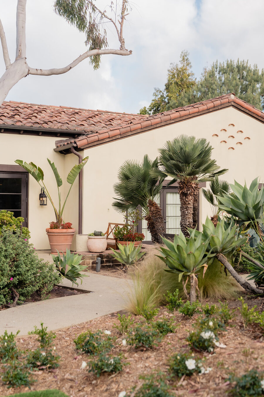 Details photo of space at Estancia La Jolla